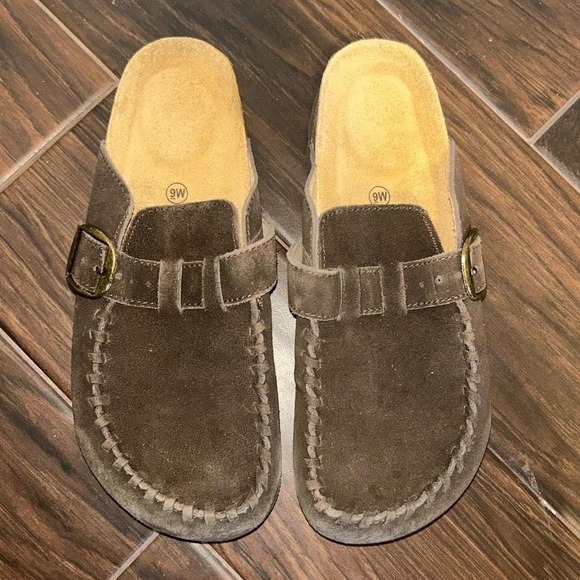 Cushionaire Canoe Genuine Suede Clogs slip on 9 wide - Picture 2 of 3